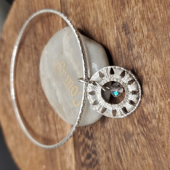 B2721 medallion compass styled‎ roads where nowhere go bracelet